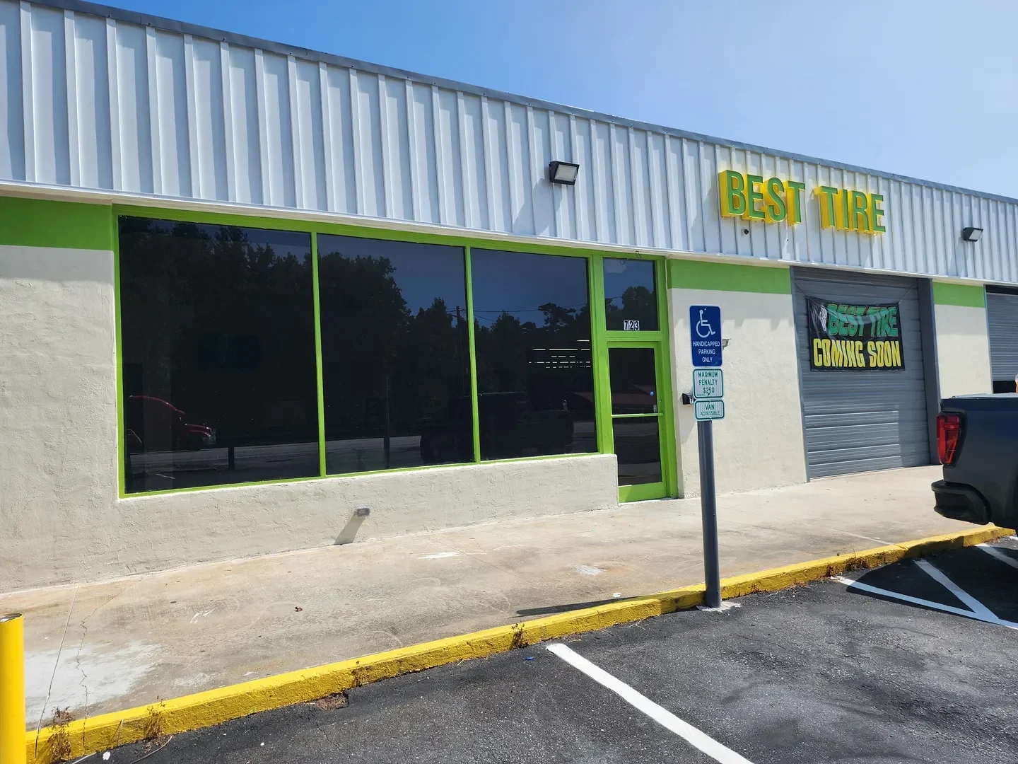 Commercial window tinting in Barberville, SC